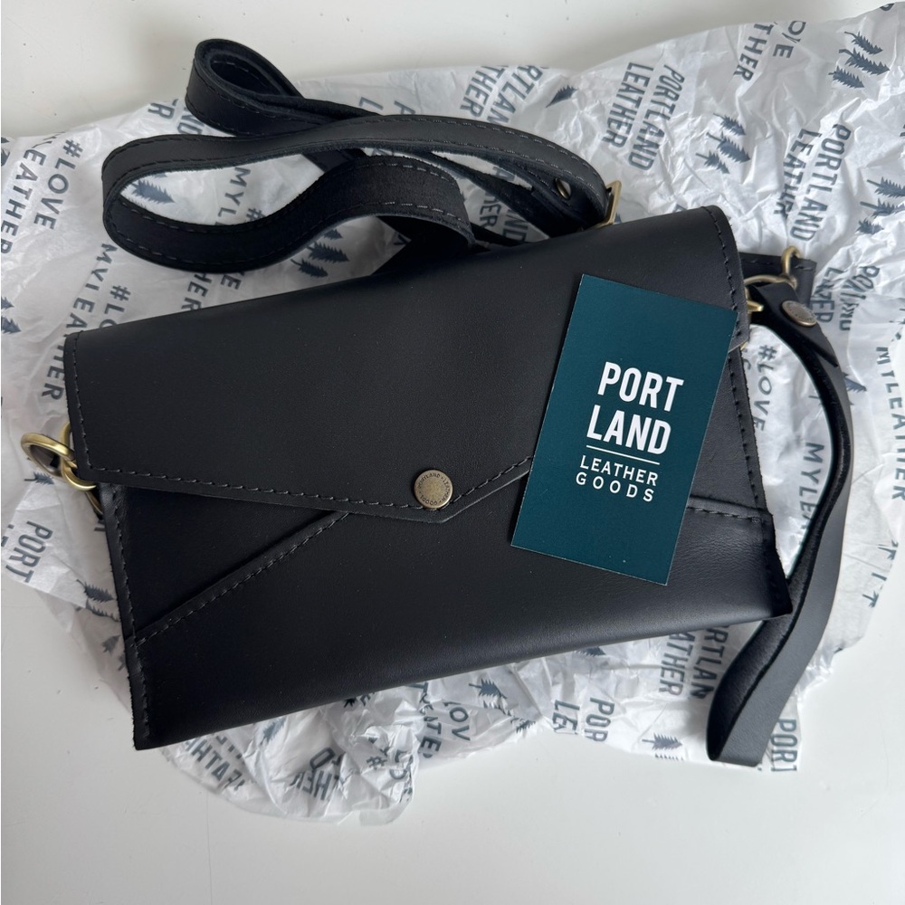 Portland Leather Envelope Crossbody bag